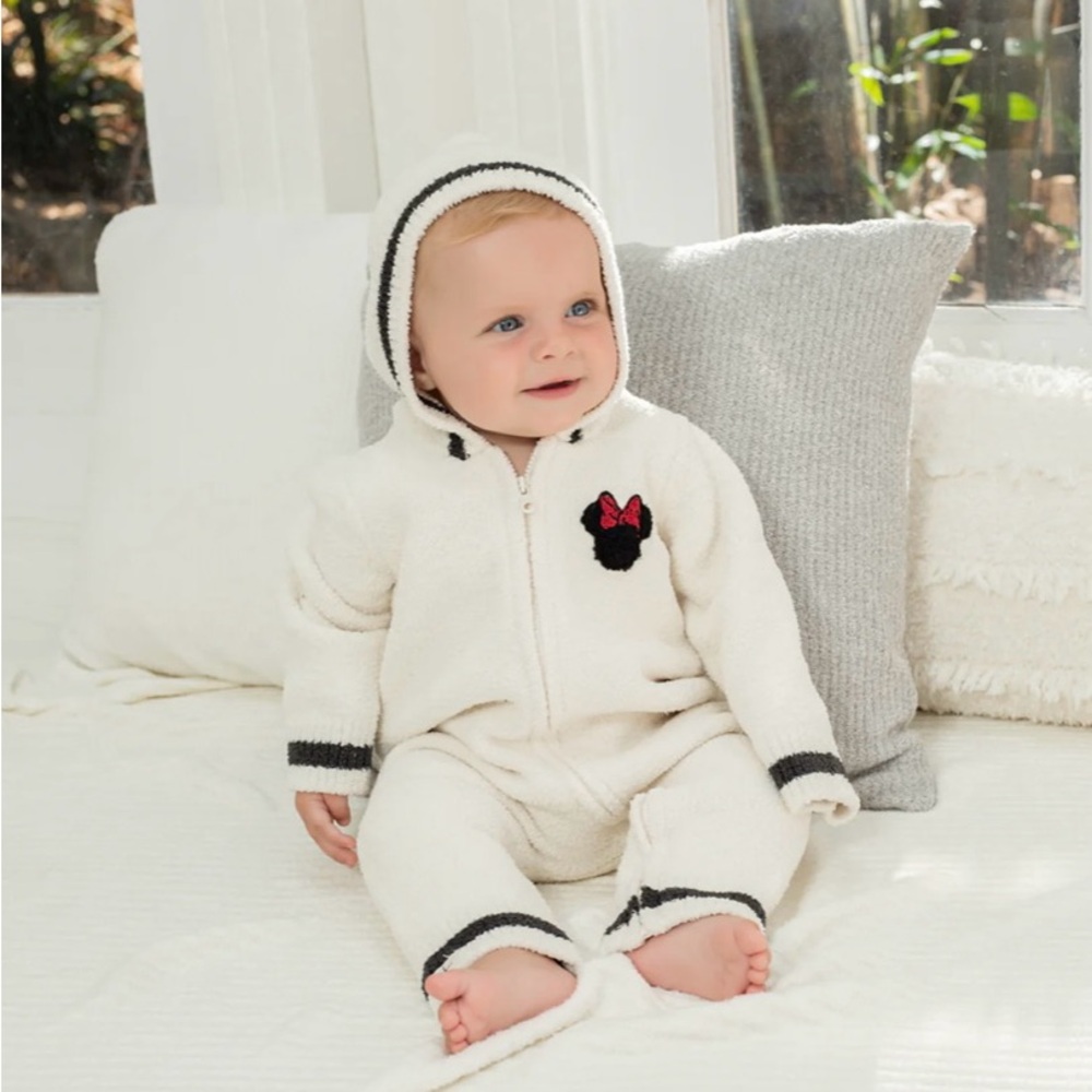 NWT Barefoot Dreams CozyChic Disney Minnie Mouse hooded romper in cream- 6-12M